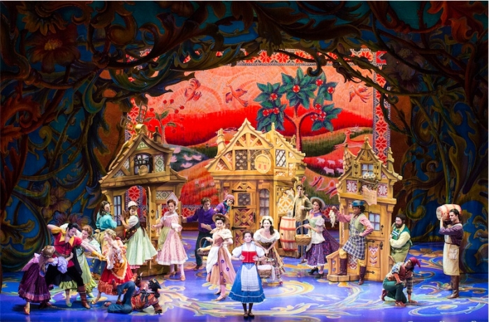 Disney Beauty and the Beast: costume și producție fabuloase la Romexpo București