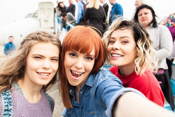 Selfiemania cucerește România - peste 25.000 de spectatori au văzut #selfie69 în primul weekend în cinema