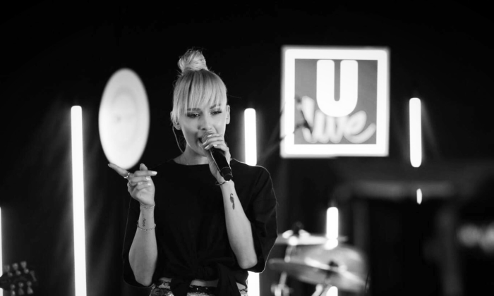 ULiveSession: Alina Eremia a lansat versiunea Live a piesei “NaNaNa”