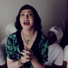 Madonna lansează un incredibil material video pentru „Batuka”