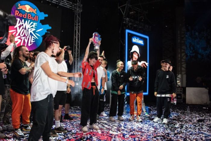 Competiția globală Red Bull Dance Your Style revine la București! Tu decizi învingătorul!
